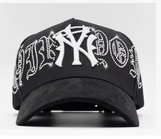 31 Hats "Crystal White"