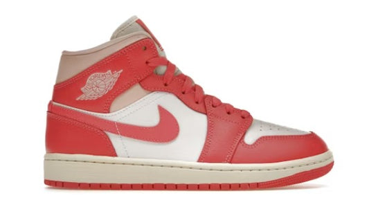 Jordan 1 Mid Fresa y Crema.