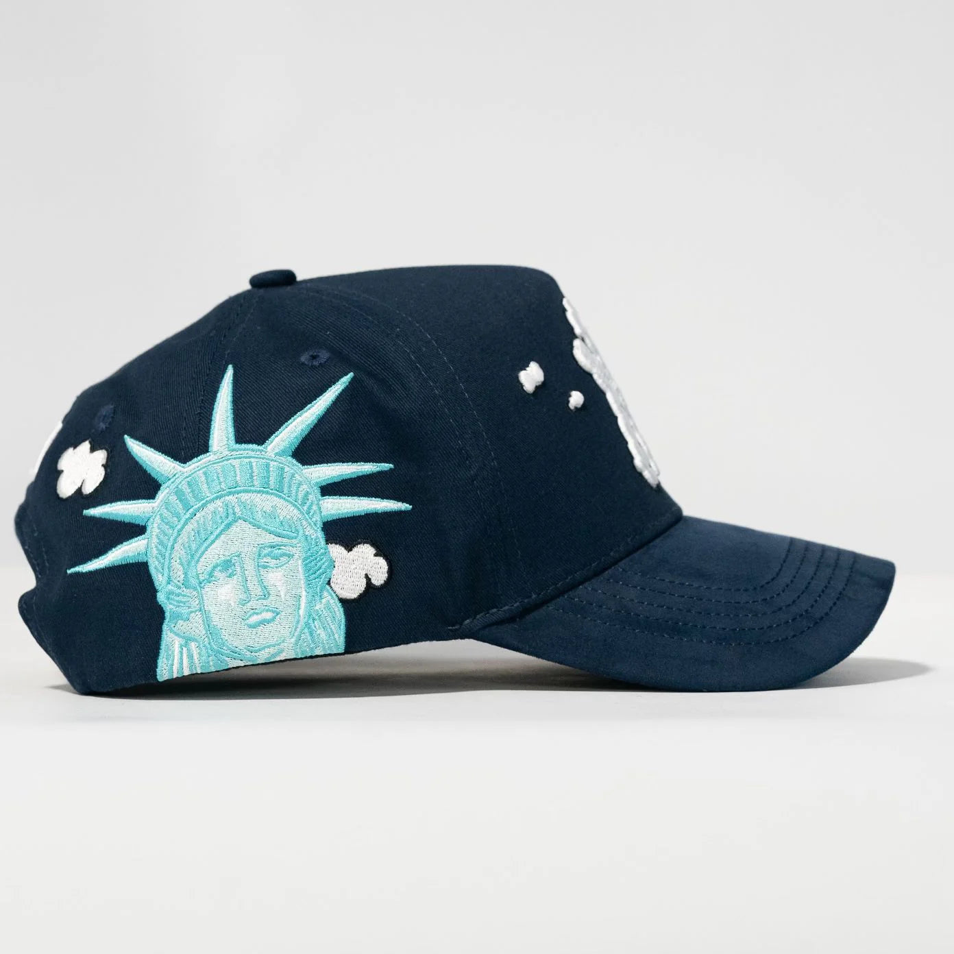 31 Hats NY Clouds Aniversario