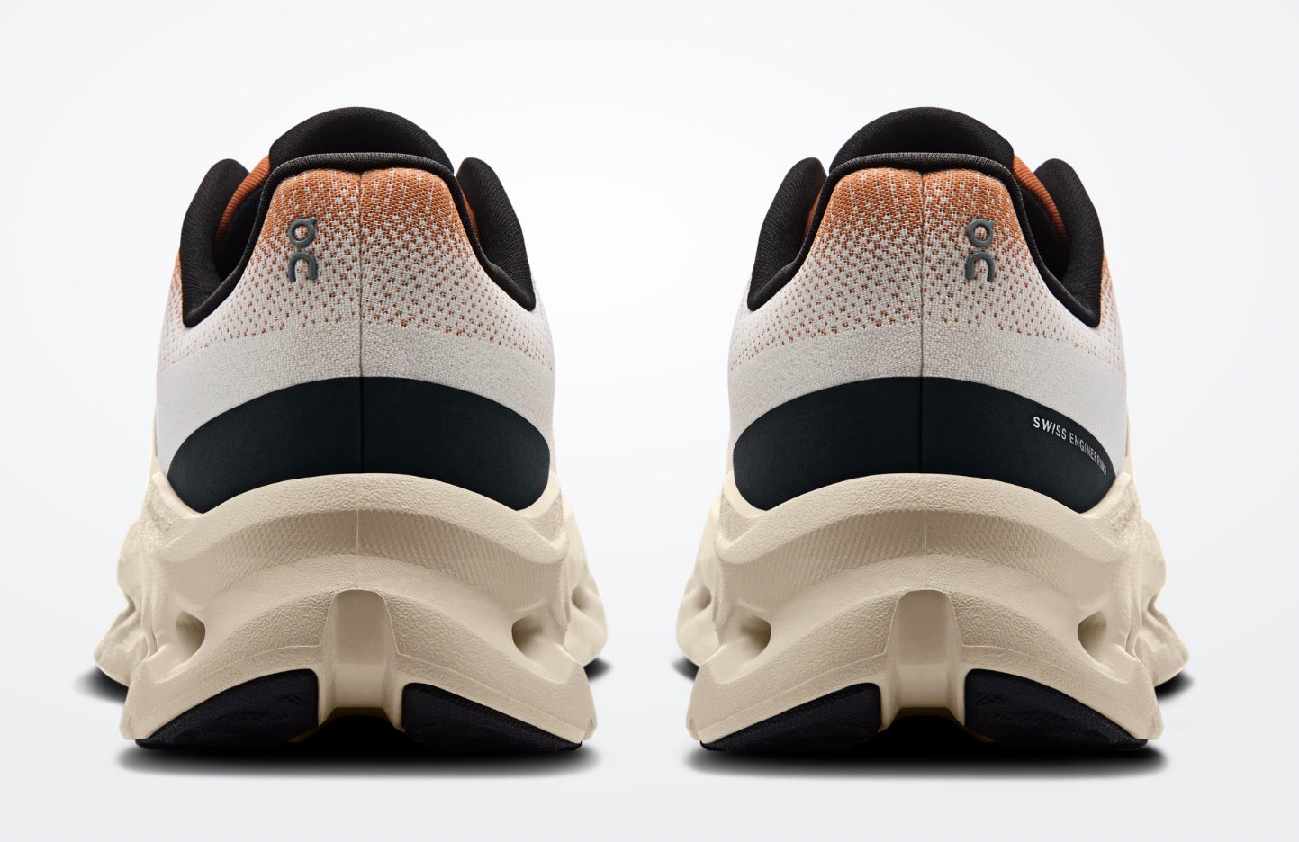 On CloudTilt LÍMITE EDITION “Ivore Almond”