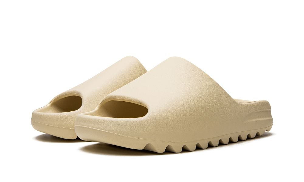 Yeezy Slides Beige