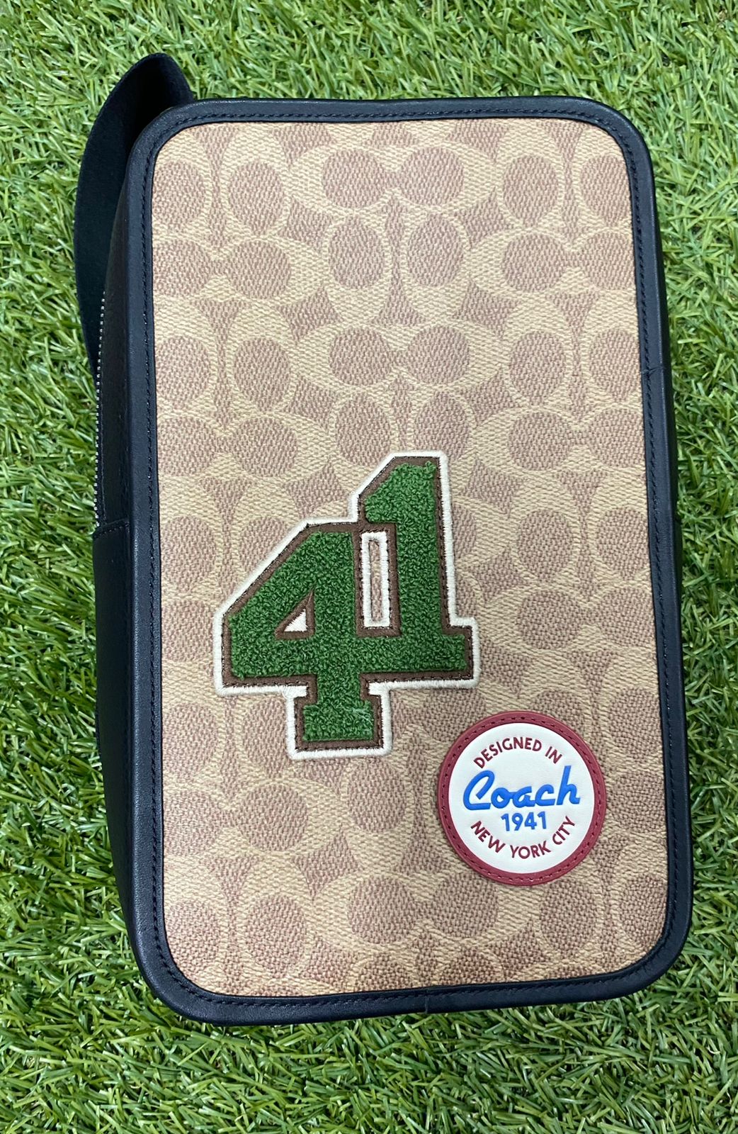 Pechera Coach New Season café.